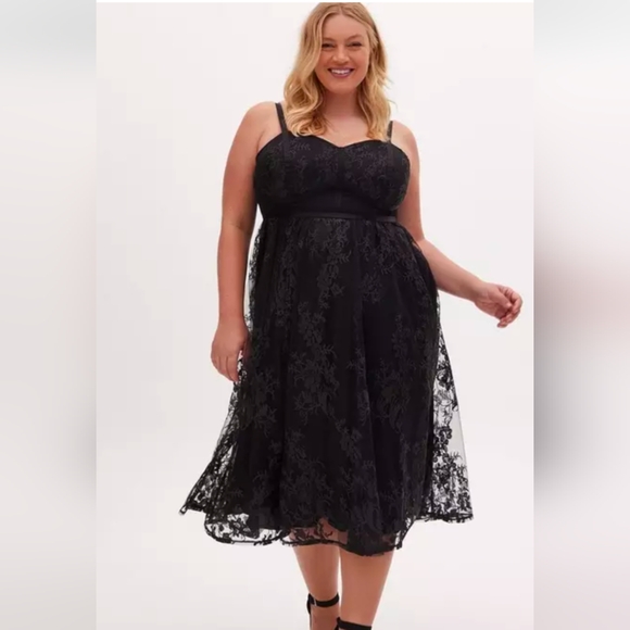 NWT Torrid Formal Black Lace Dress - Picture 1 of 9